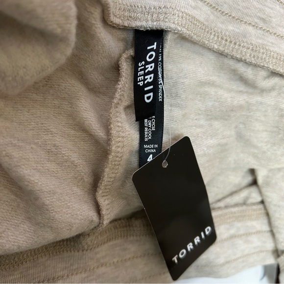 Torrid Dream Fleece Relaxed Lounge Short in Cream - 4X - Picture 4 of 8